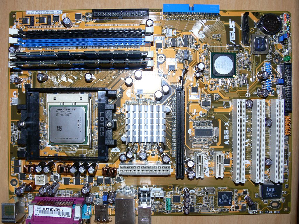 マザーボード