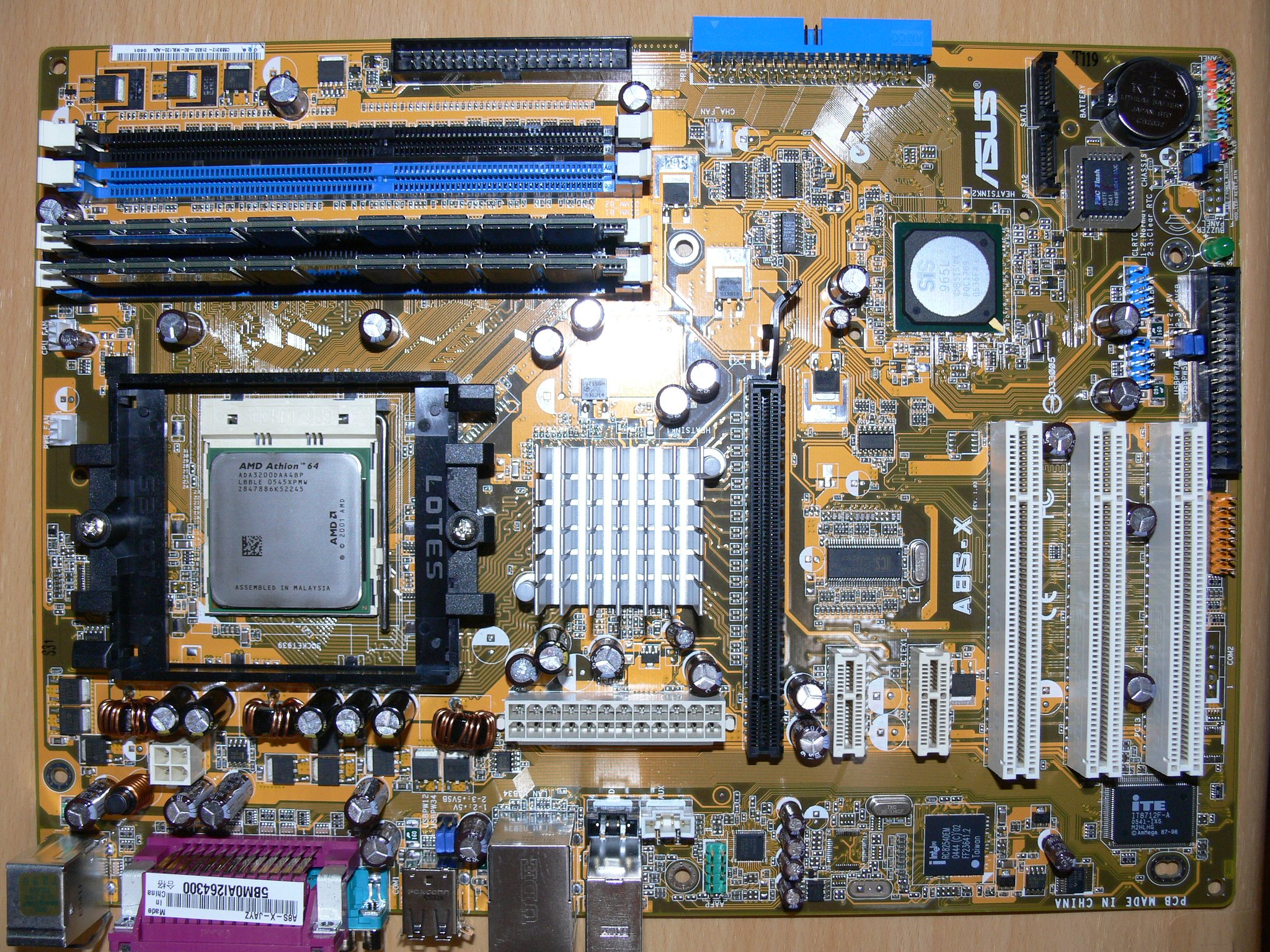 マザーボード