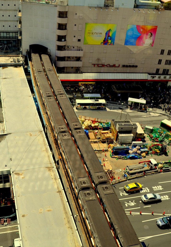 銀座線横並び風景