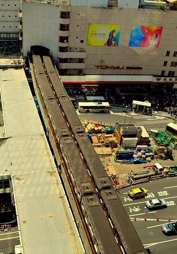 銀座線横並び風景