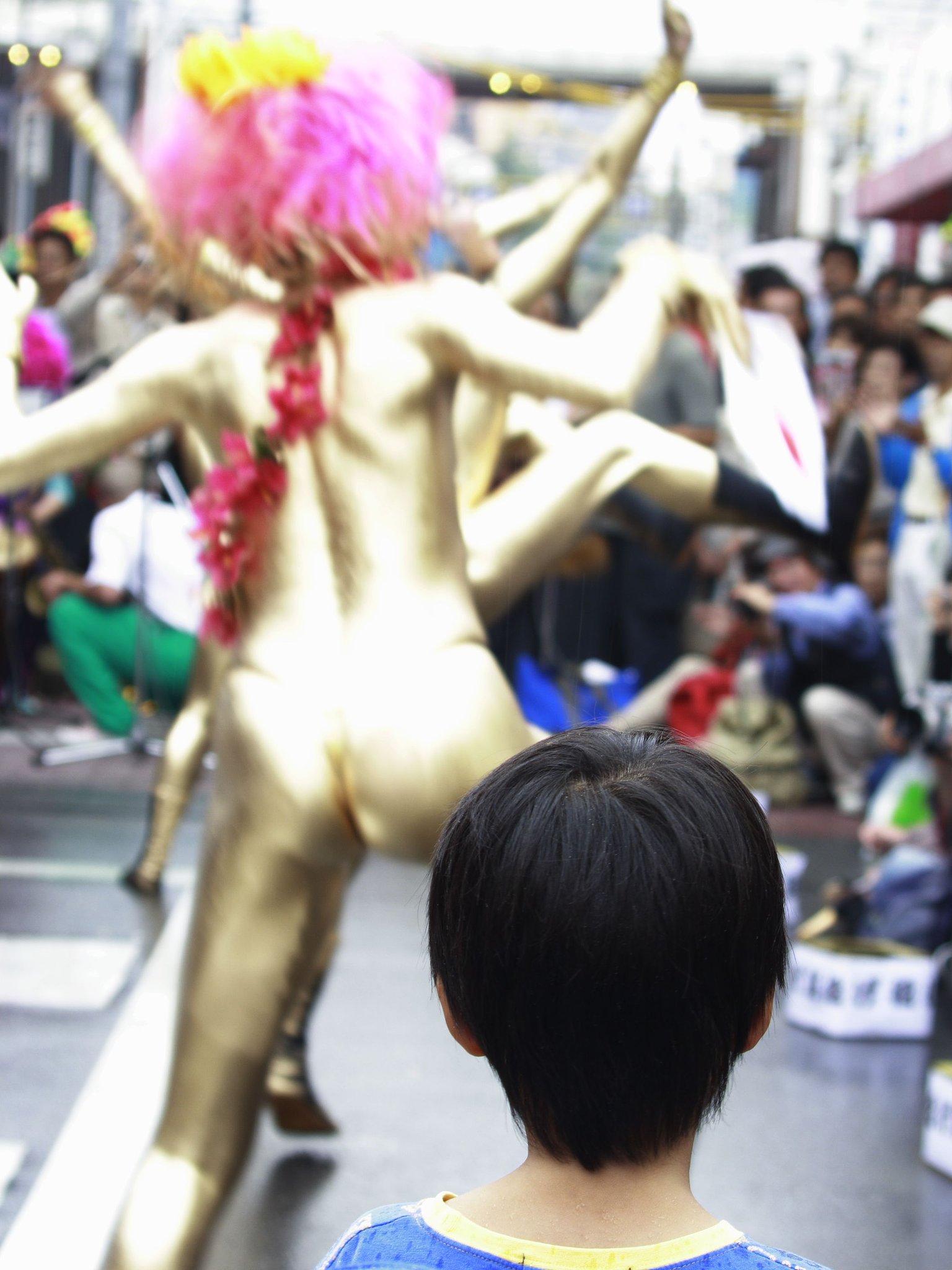 【子】と金粉しょー。