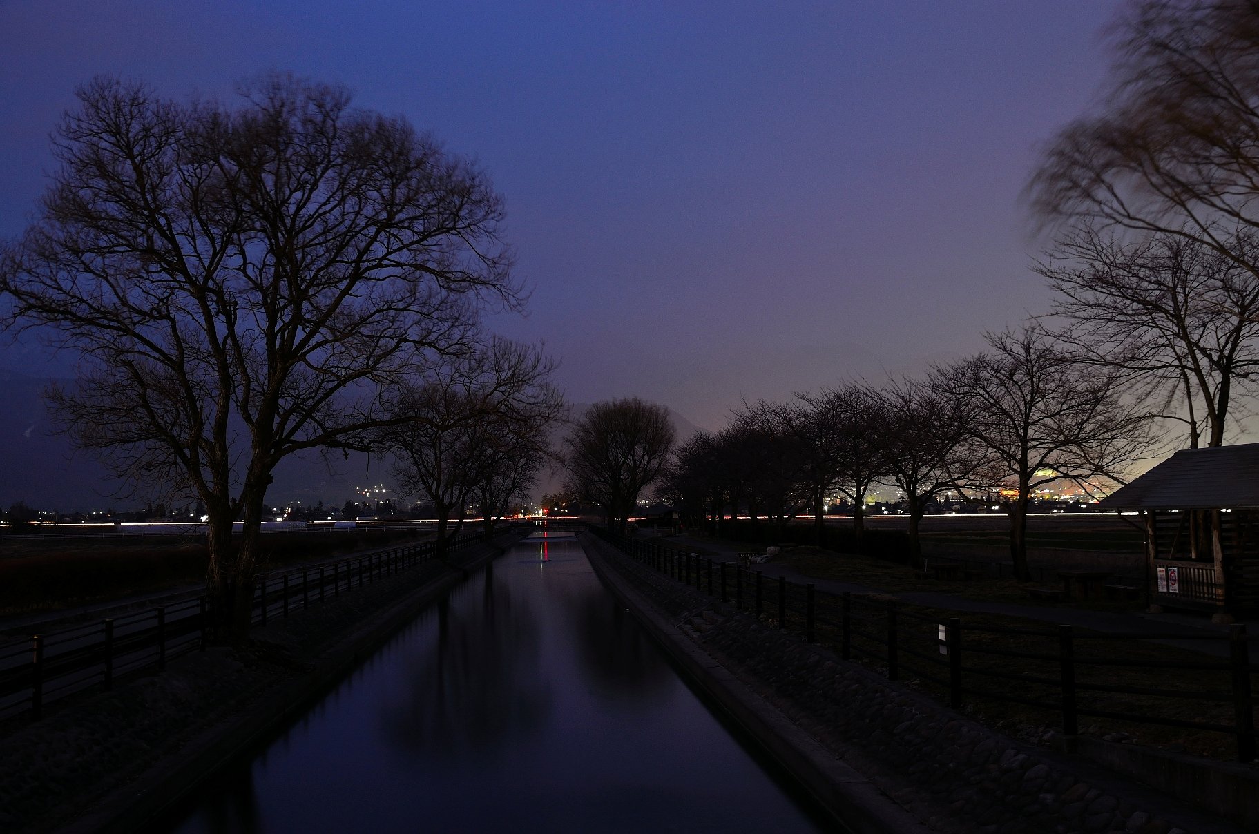 春霞の夕闇