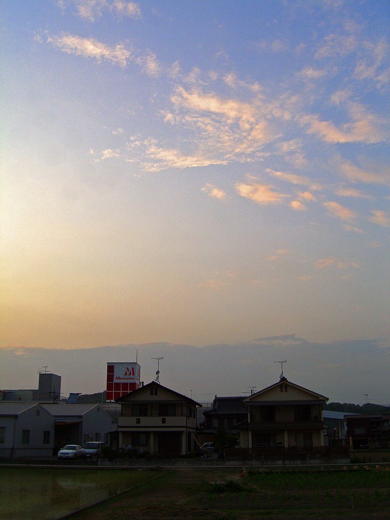 夕日とは反対の空も