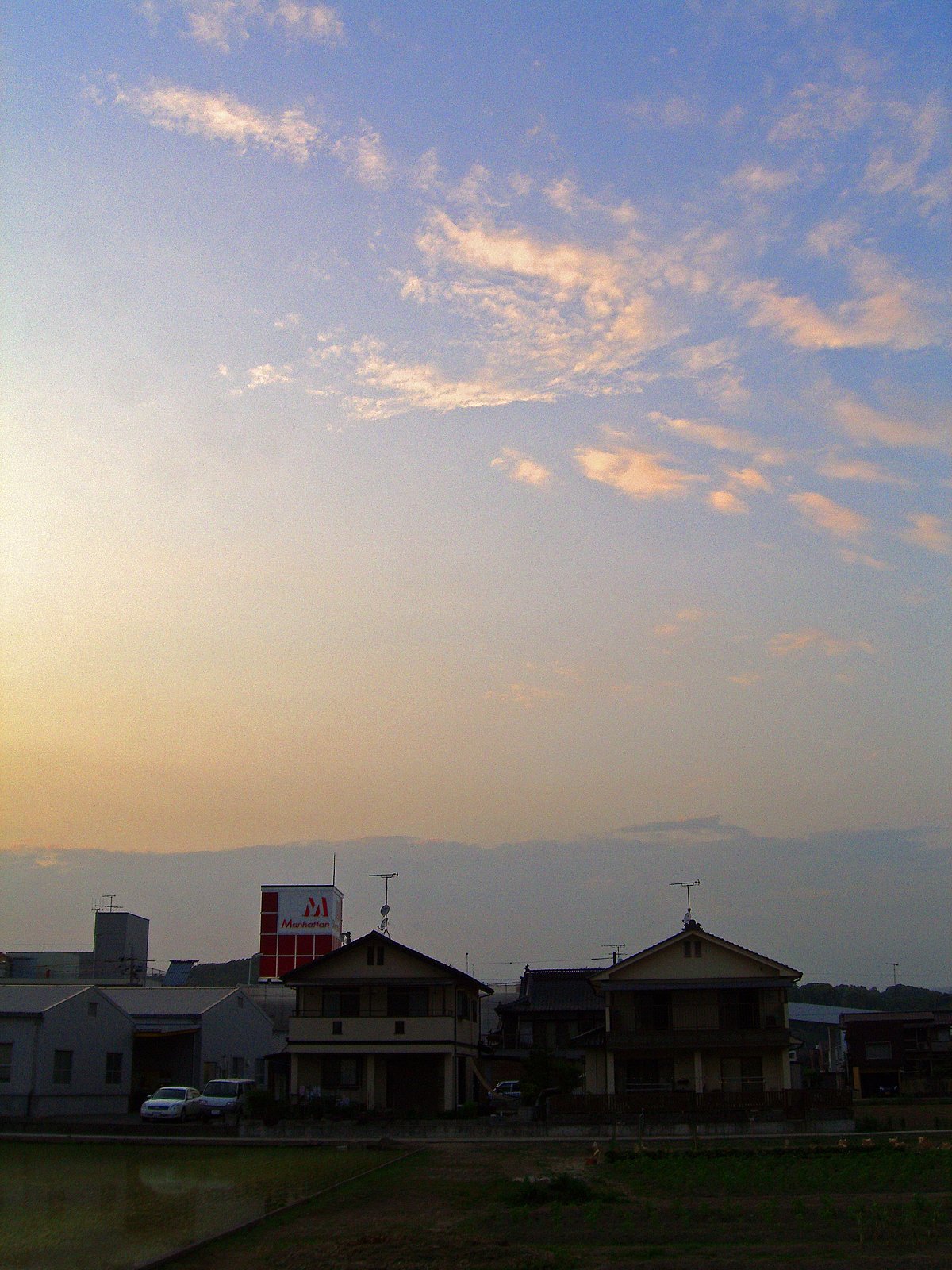 夕日とは反対の空も