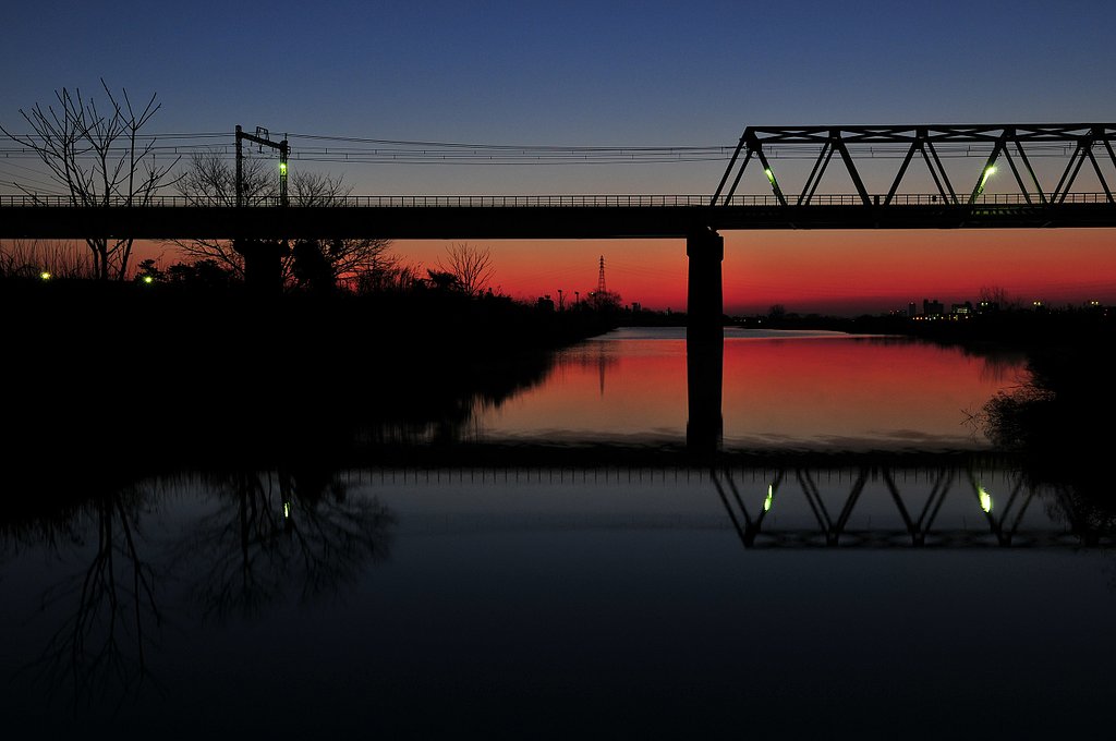 朝焼けの鉄橋