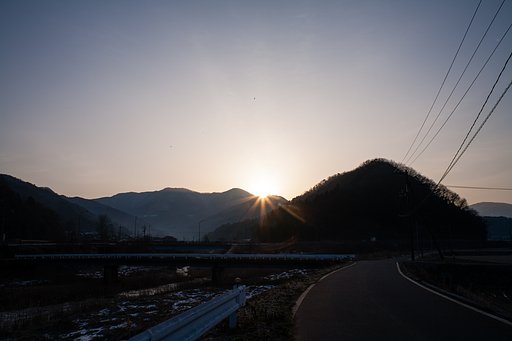 快晴の朝日の出。