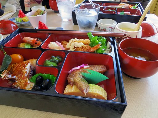 昼食