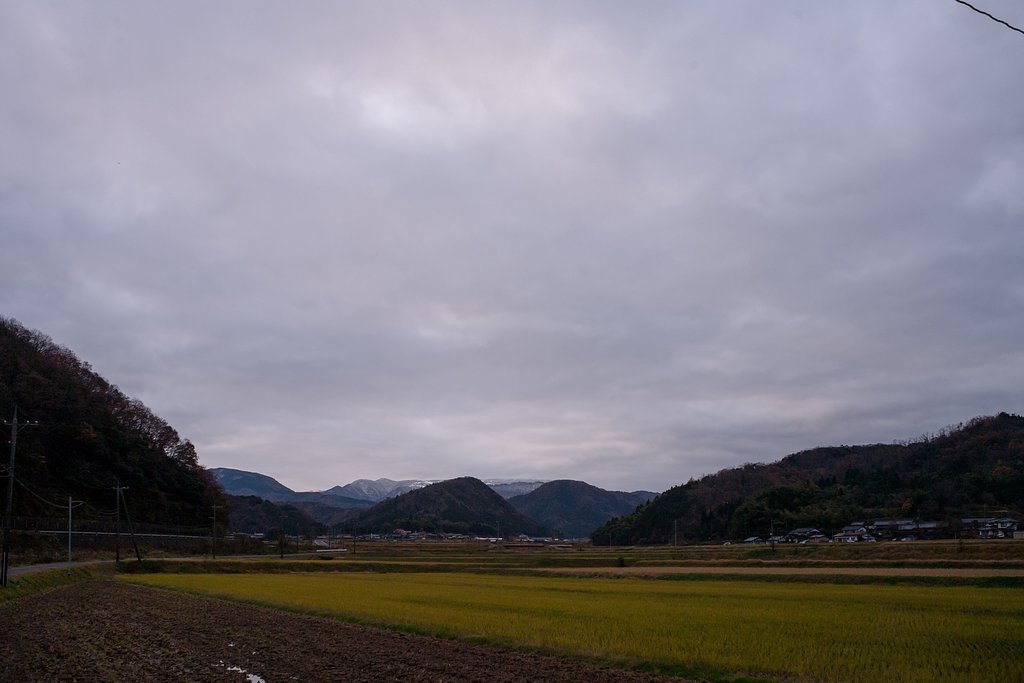 暗い雲が立ち込めた朝・・。