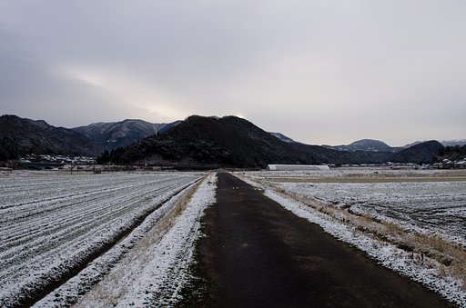 石山に朝日ので・・。