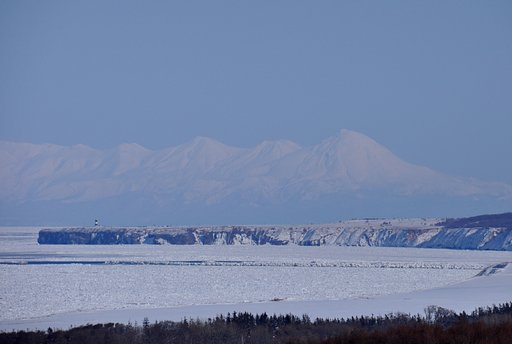 流氷と知床連山
