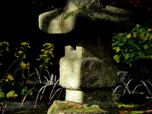 【光あれ】石灯篭