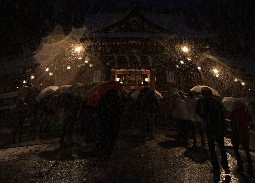 雪の降る参道を〜