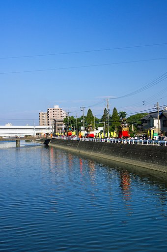 【風を感じて】シンメトリーな構図にならず