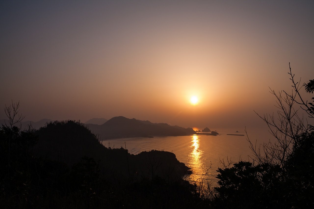 黄砂の中の夕焼け。