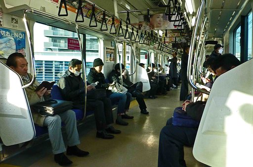 JR京浜東北線にて（北行）