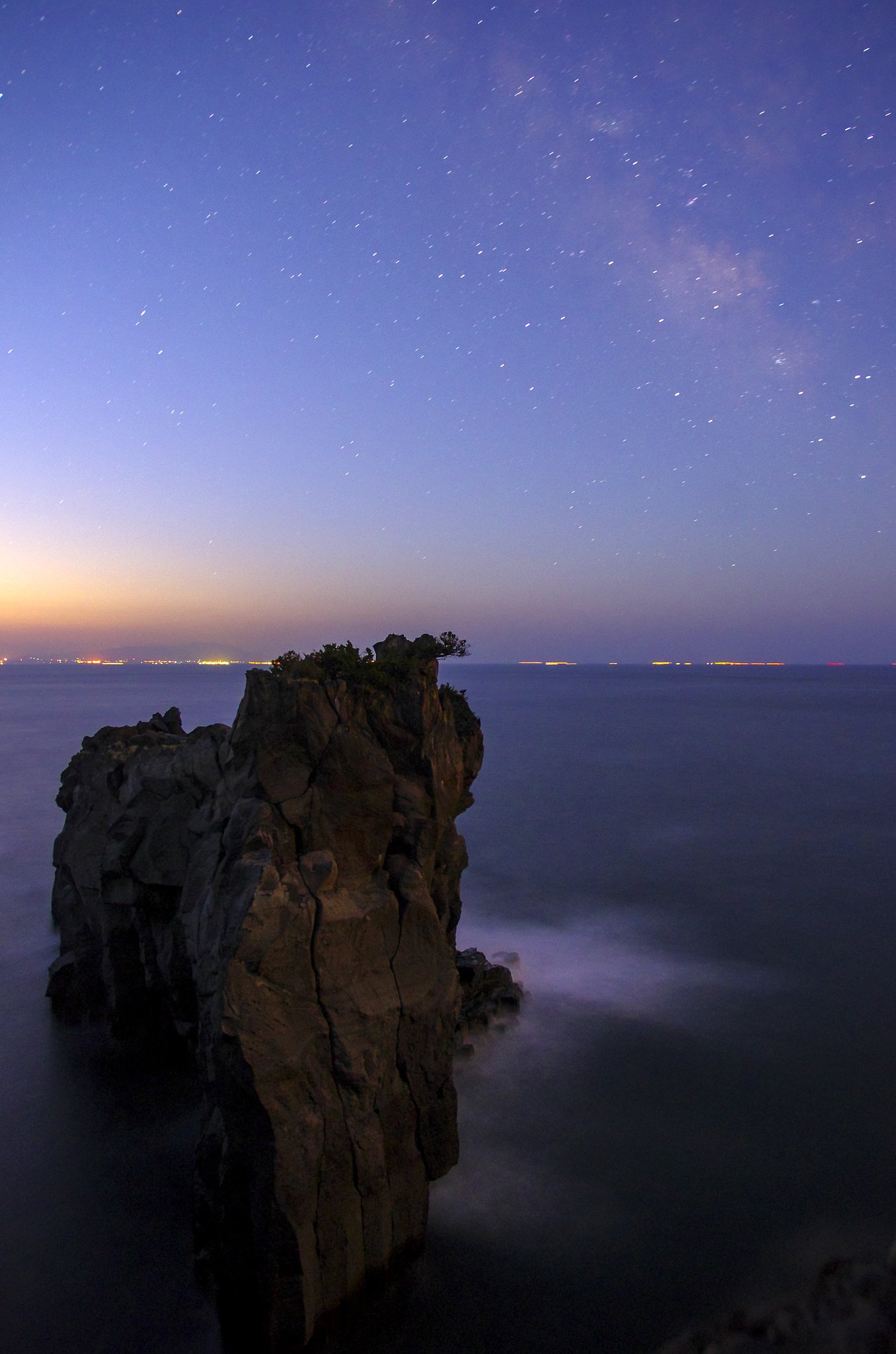 朝待孤島