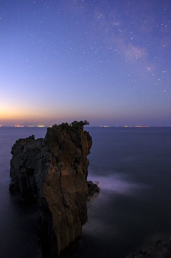 朝待孤島