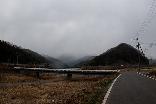 雪がチラチラと・・。