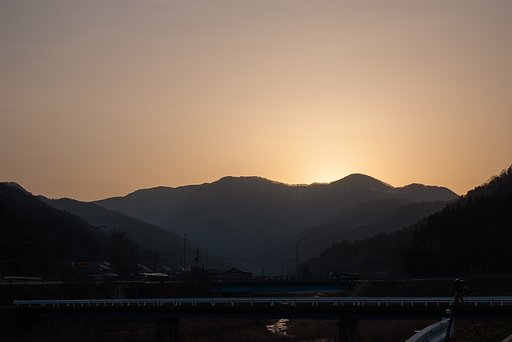 朝日の出前。