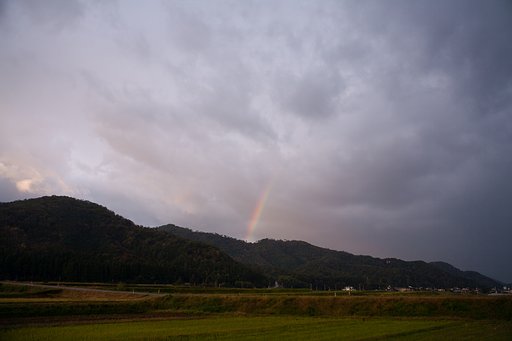 朝方に虹が・・。