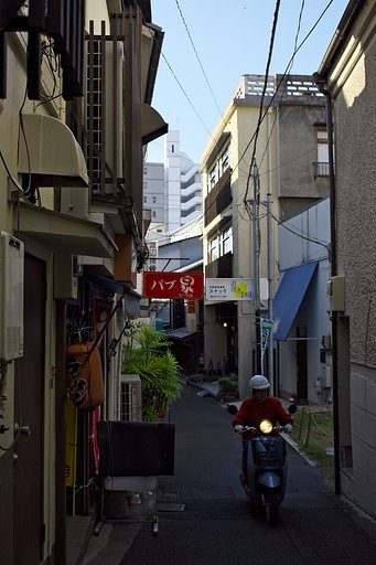 【街角スナップ】路地裏特急
