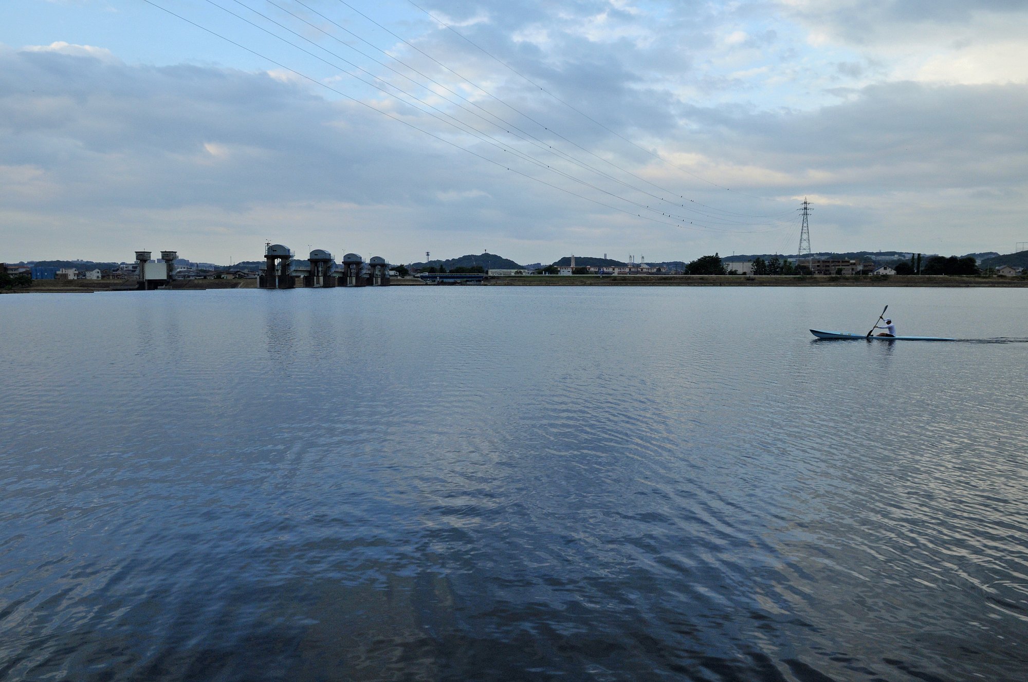 朝の川