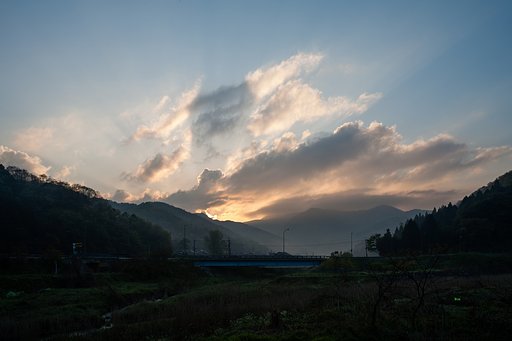 朝日の出前。