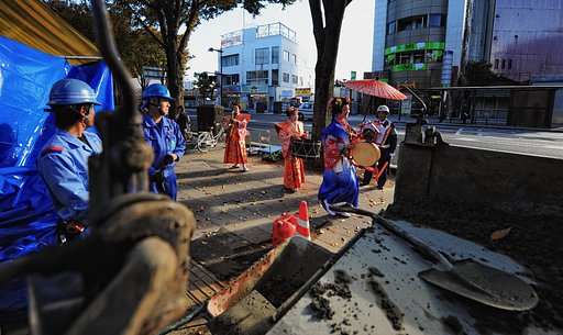 【街角スナップ】　ちんどん屋