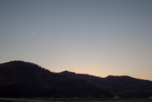昨日の夕方は晴れなのに・・。