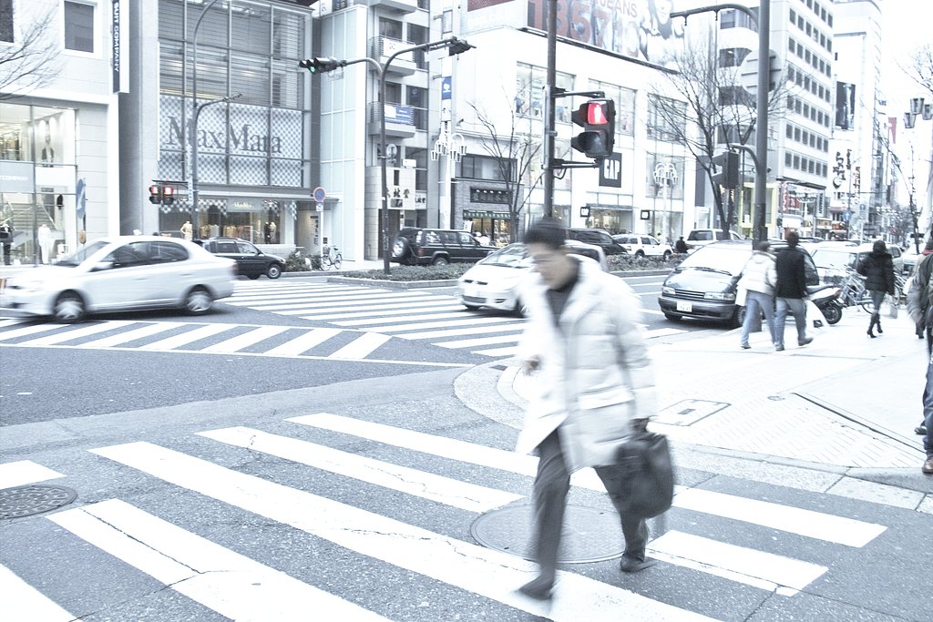 「動」　赤信号