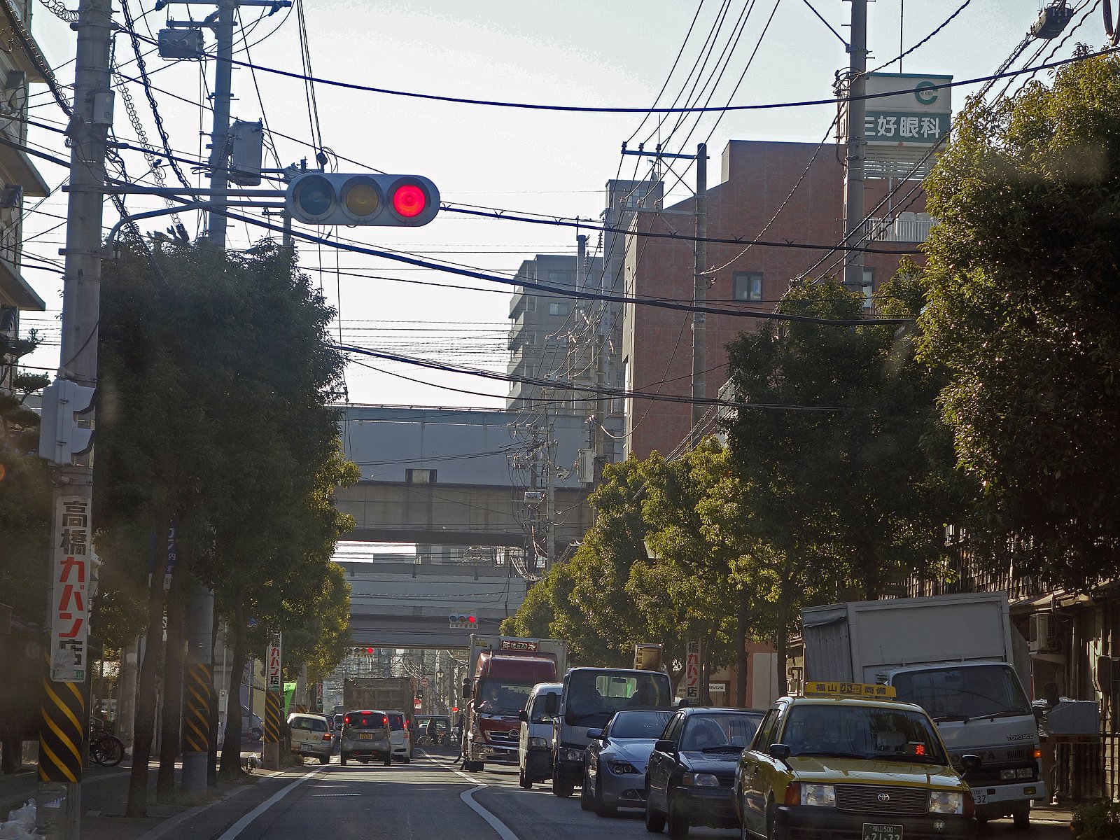 朝靄と渋滞