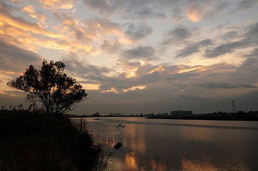 雲の夜明け