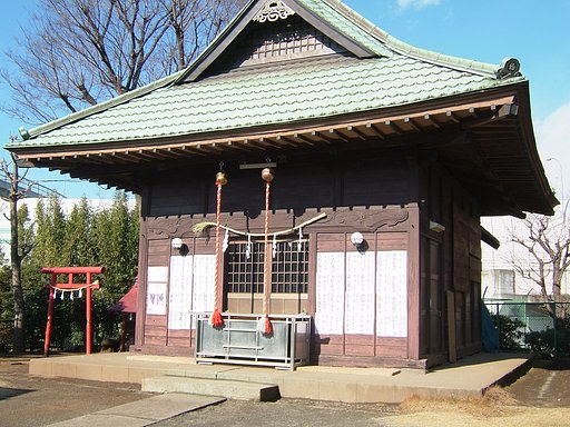 近所の杉山神社