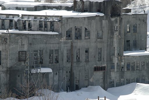 廃墟のグレー