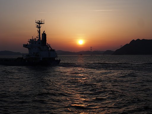 夕焼けを追いかけて