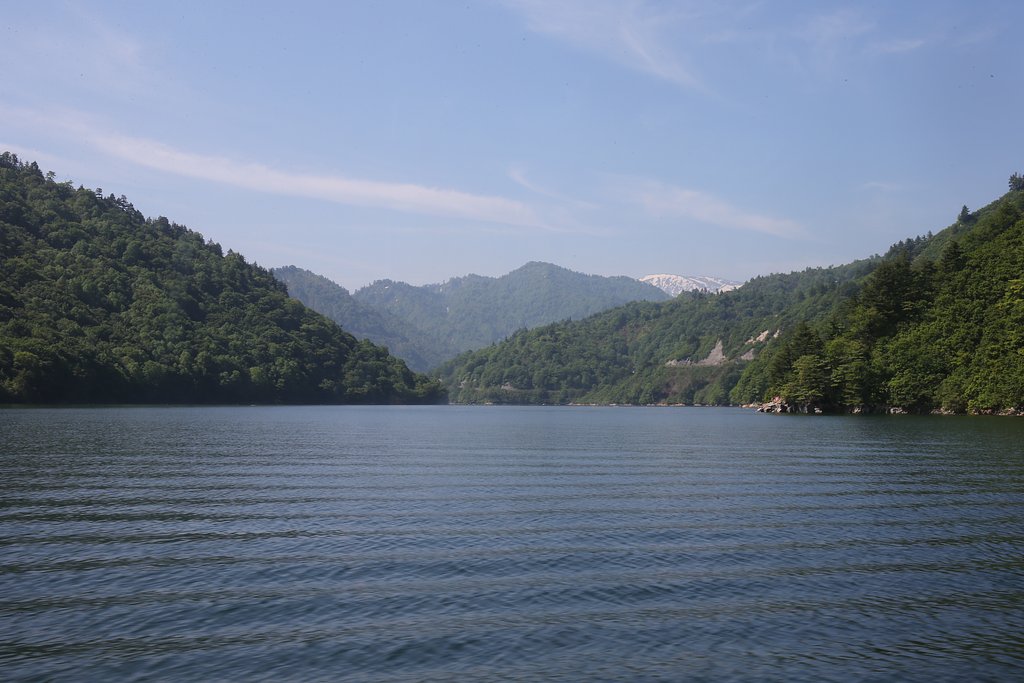 【影】 湖面の陰影