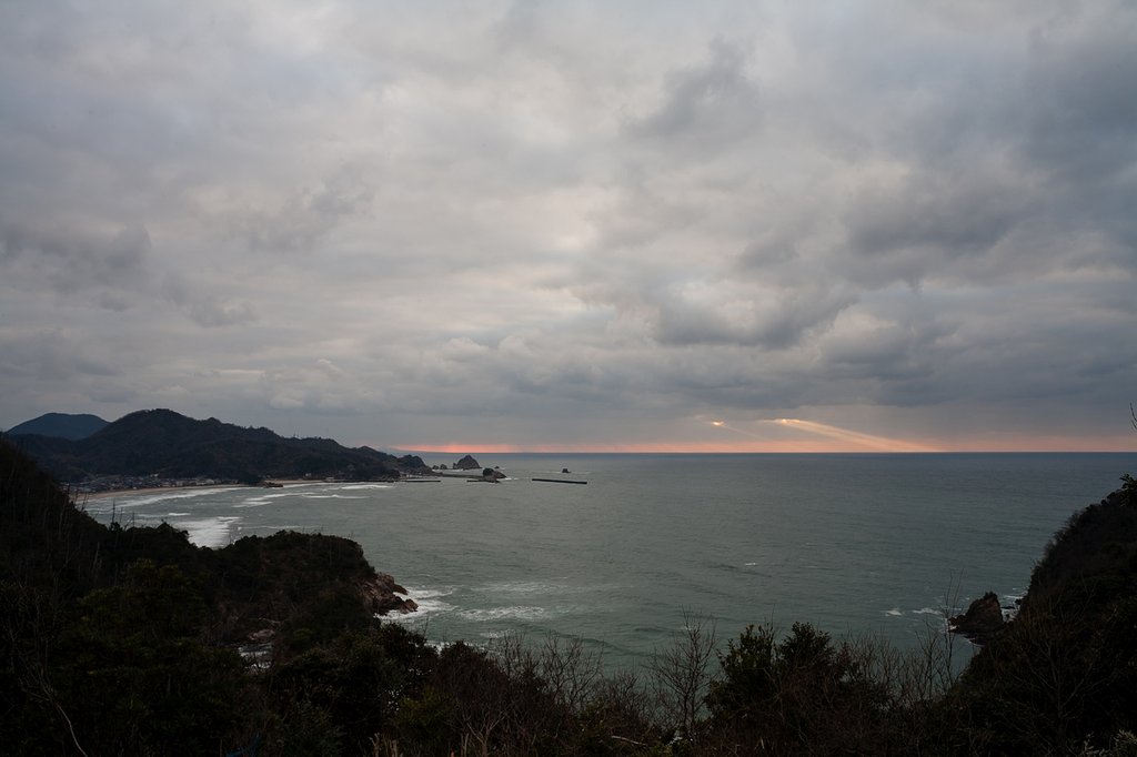 浦富海岸の夕暮れ。