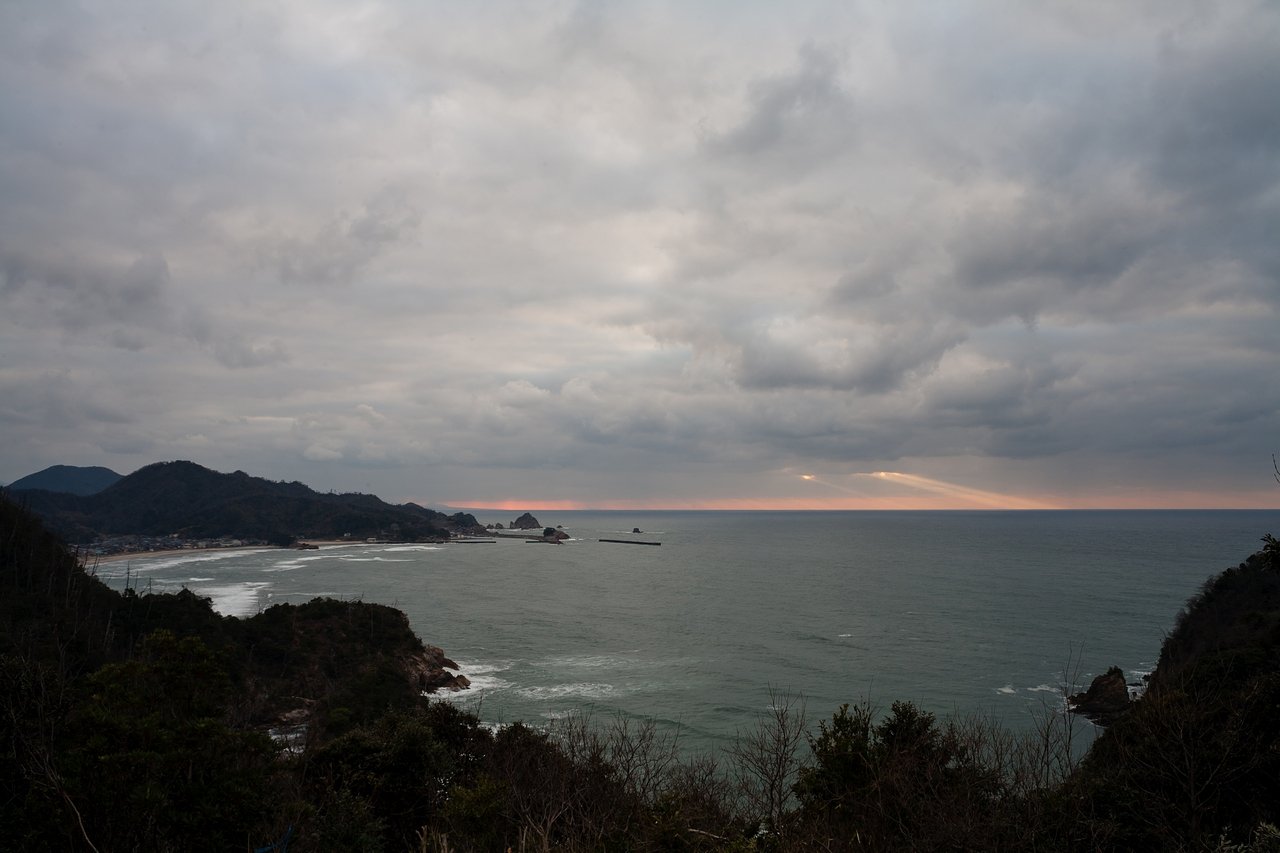 浦富海岸の夕暮れ。