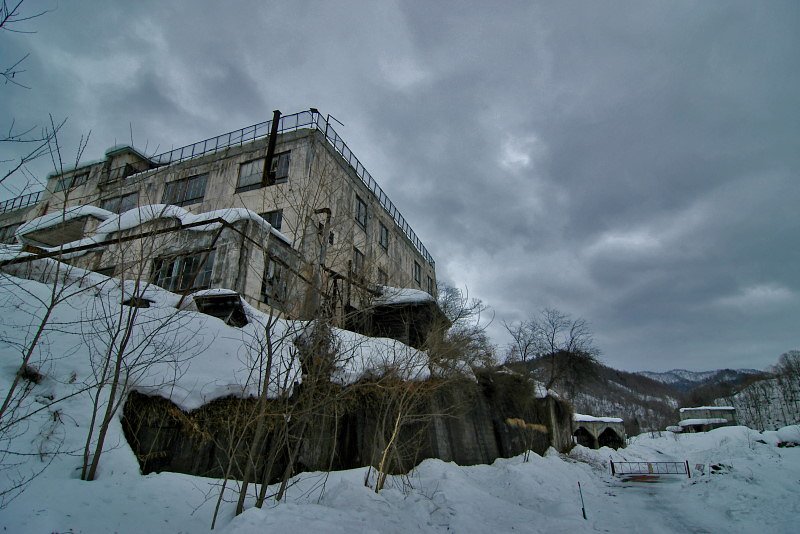 廃墟の入り口