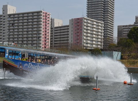水陸両用バス