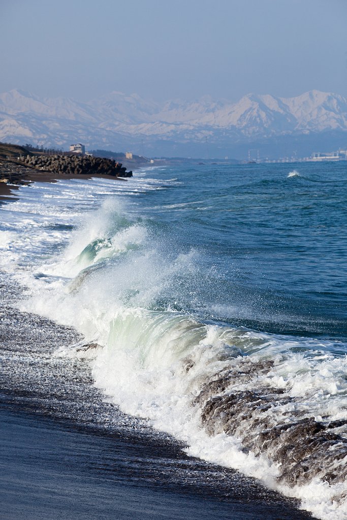荒ぶる日本海