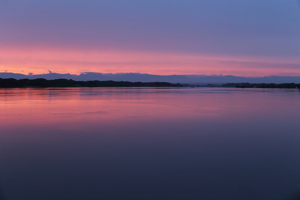 木曽川夕映えに染まる
