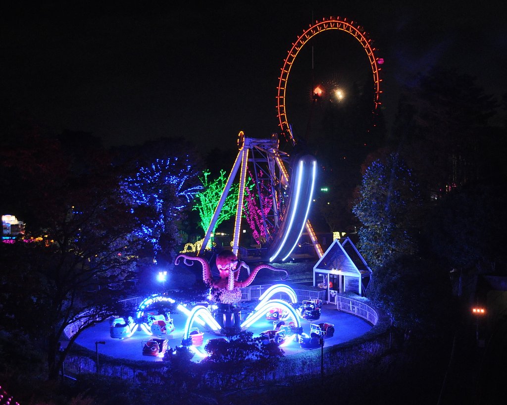 夜の遊園地
