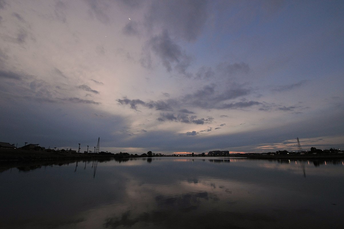 雲の夜明け