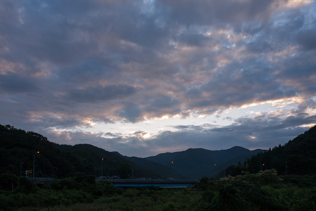 今朝の朝日の出前・・。