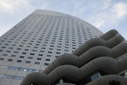 私も壁、インターコンチネンタルホテル
