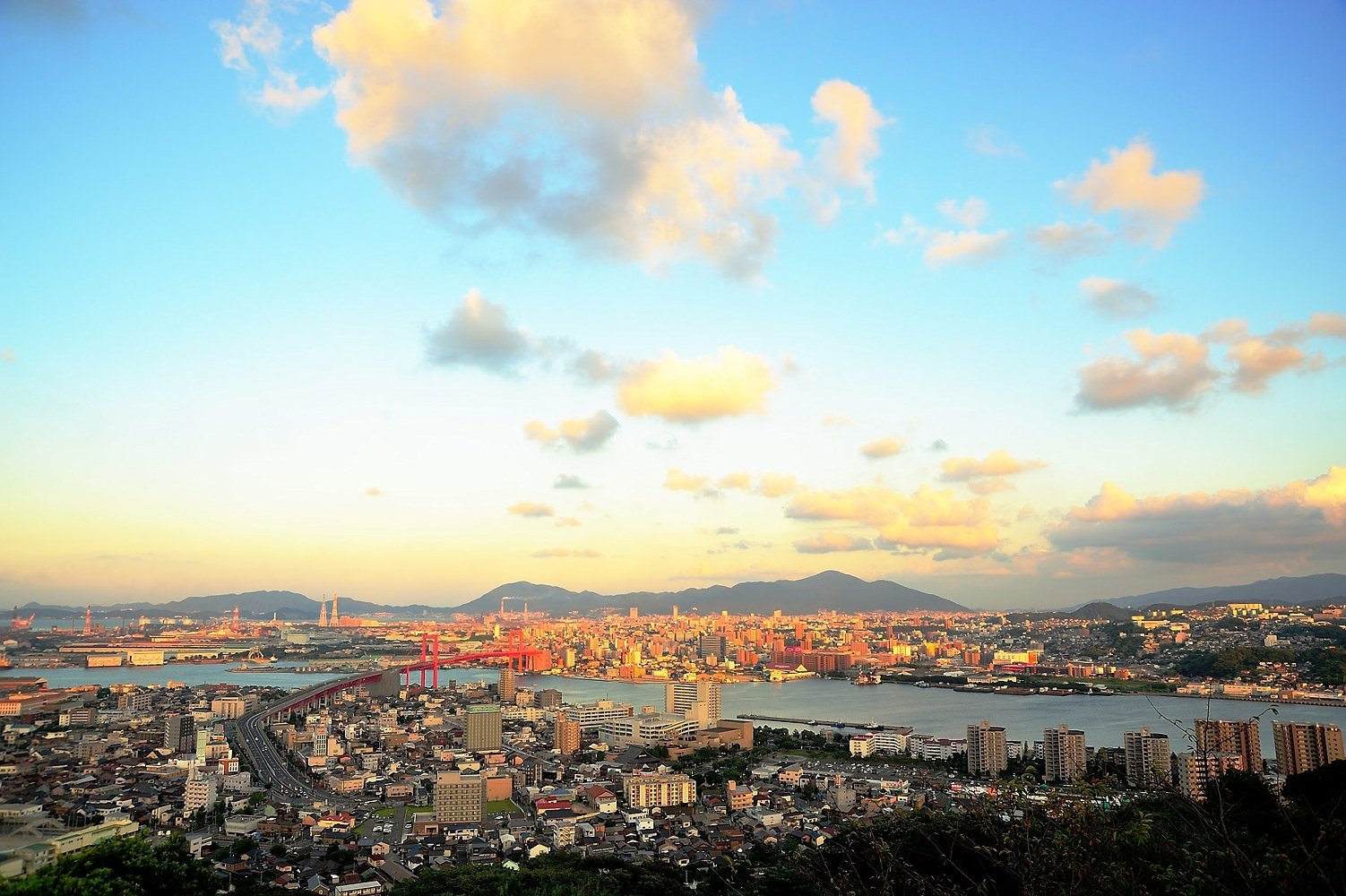 湾の夕暮れ　２