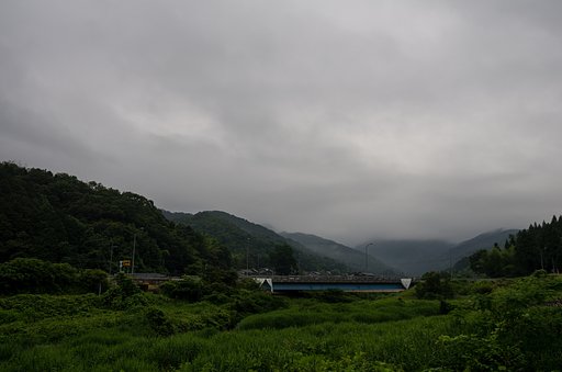 朝日の出の時間は梅雨の曇り空。