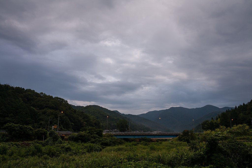 雨のやみ間の朝・・。