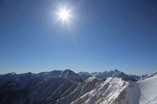 お山に冬がやってきた